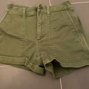 Madewell green jean shorts size 23
